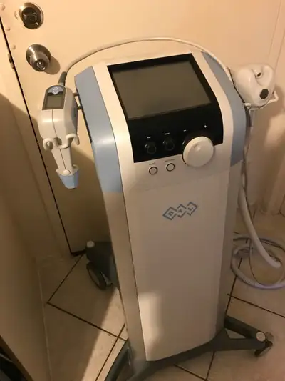 Je vends un appareil d'esthétique médicale BTL EXILIS en bon état. Cet appareil de pointe offre une...
