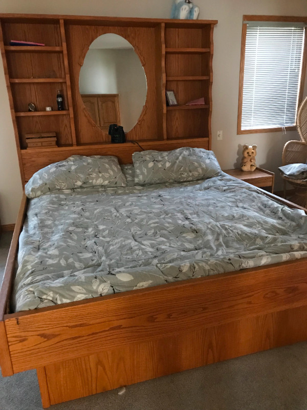 Custom Solid Oak Bedroom Suite in Dressers & Wardrobes in Calgary