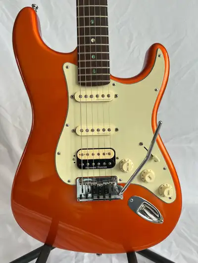 Fender American Deluxe Stratocaster, View more