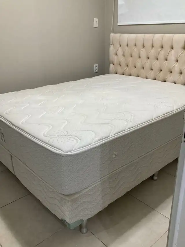 Cadre de lit à vendre (simple, double, queen, king) in Beds & Mattresses in City of Montréal - Image 6