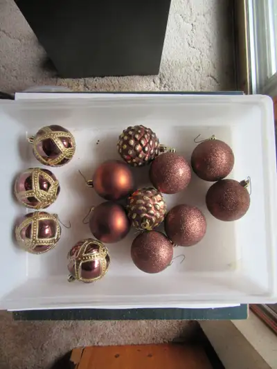 CHRISTMAS - fancy decorative glass bulbs, View more
