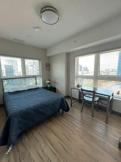 Beautiful, bright and well maintained corner unit with 2 bedroom and 1 bathroom and open concept kit...