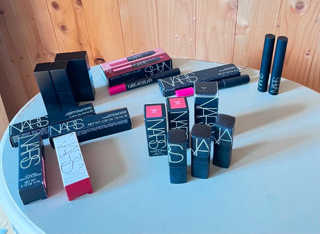 NARS - Lot de 21 rouges à lèvres Nars - Cosmétiques - Maquillage dans Autre  à Lanaudière