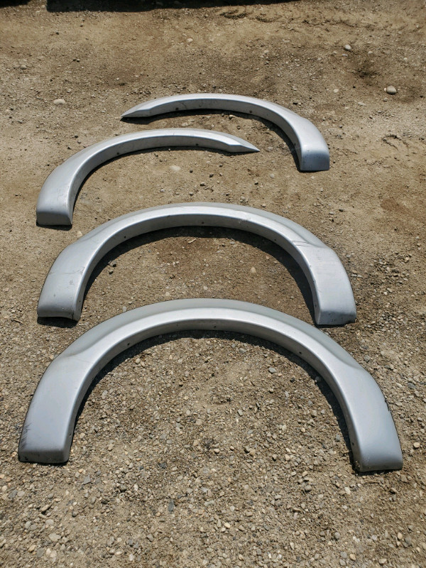 Fender Flares Ford 99-07 Superduty in Auto Body Parts in Kamloops - Image 2