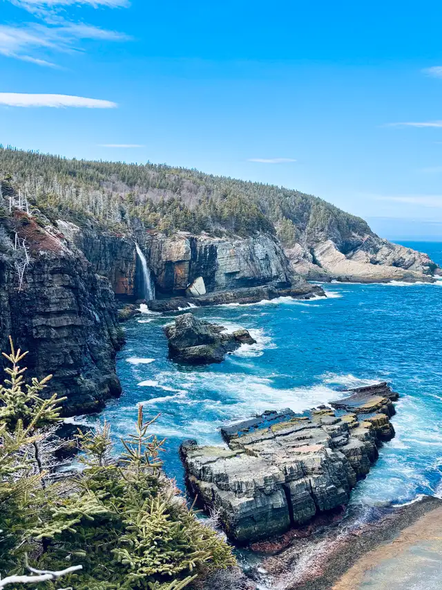 Year Round Oceanview Home Pouch Cove Newfoundland in Ontario in Canada - Image 6