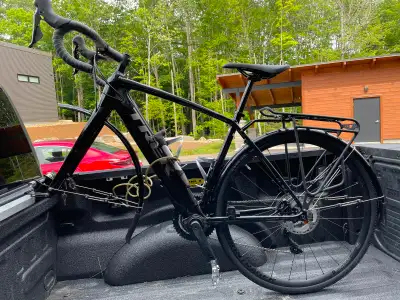 Thule Bed-Rider 822 XTR Bike Rack with Yakima Fork Adapter, View more