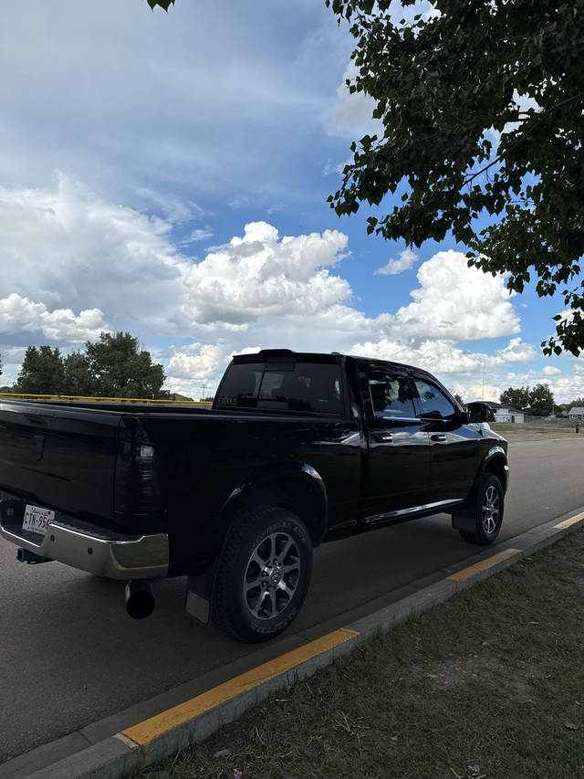 2012 ram 3500 Cummins  in Cars & Trucks in Lethbridge - Image 3