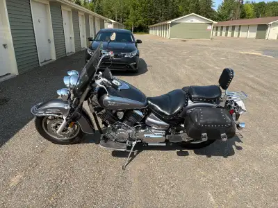 2004 Yamaha VStar 1100 Classic. All dressed, many add ons. All LED lights up front, LED Tailight. Bo...