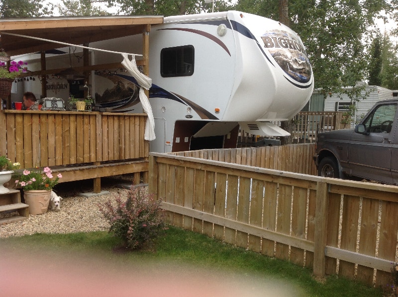 Beautiful Fifth wheel and lot at Parkland Beach RV Resort Travel