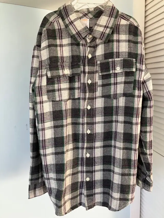 Kids flannel shirt-BNWT in Kids & Youth in Oshawa / Durham Region - Image 2