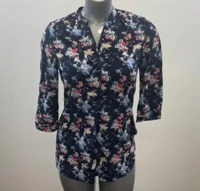 Brody Myles Women's Blue Floral 3/4 Sleeve Button down top sz S, View more