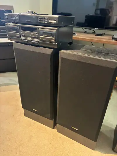 Technics stereo equipment set (speakers and more), View more