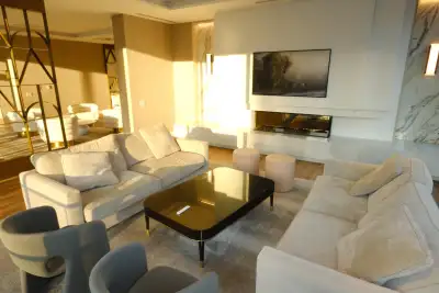Au sein des prestigieux Gatsby Condominiums, découvrez ce superbe studio/loft entièrement meublé de...