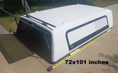 Truck canopy topper - 8 ft truck bed Excellent condition 72"x101"