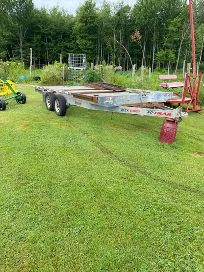 8x16 flat deck trailer needs repair 613-227-1649