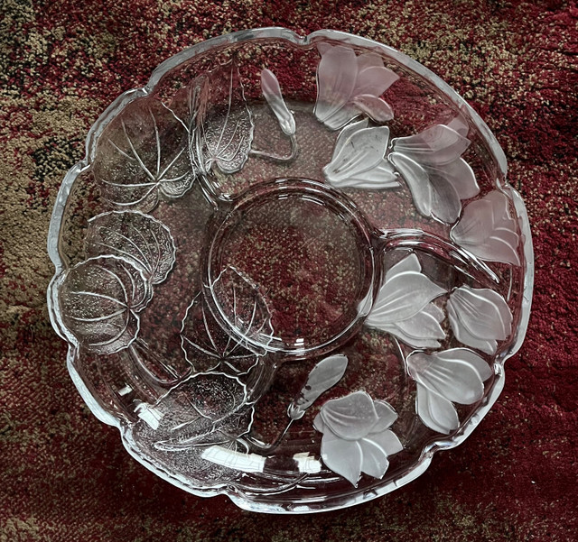 Crystal serving dish - $10 in Kitchen & Dining Wares in London - Image 2