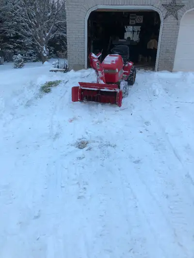 Toro Wheelhorse 268H with 42 inch snowblower, View more