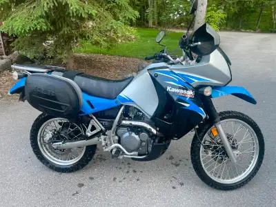 Original owner, side bags included. Asking $3000 obo Call Steve 416 936 1086