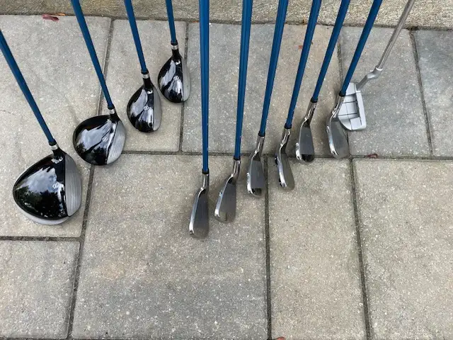 LADY RIGHT HANDED GOLF CLUB SET + BAG in Golf in Ottawa - Image 3