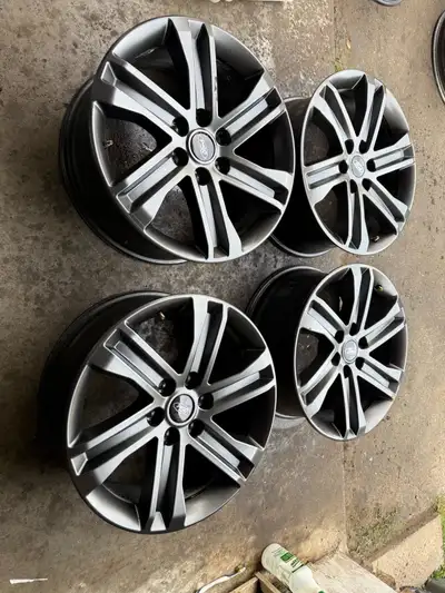 STILL AVAILABLE Came off ford f150 Comes with sensors Bolt pattern 6x135 Center bore 87.1 She xe 20x...