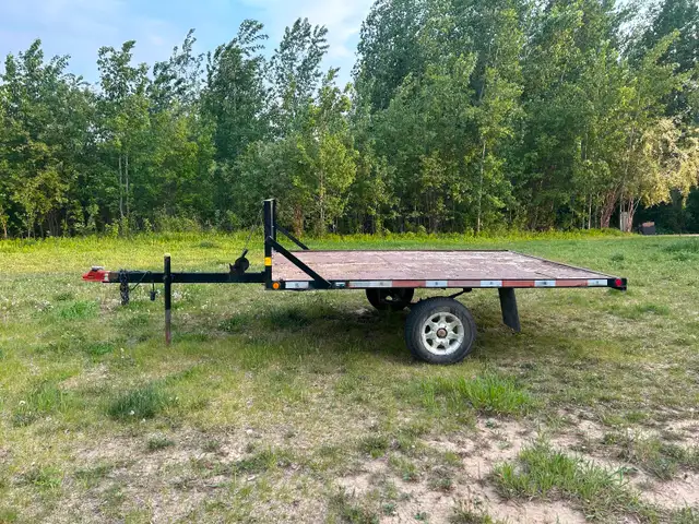 Tilting Trailer 8 x 10 in Cargo & Utility Trailers in Meadow Lake - Image 3