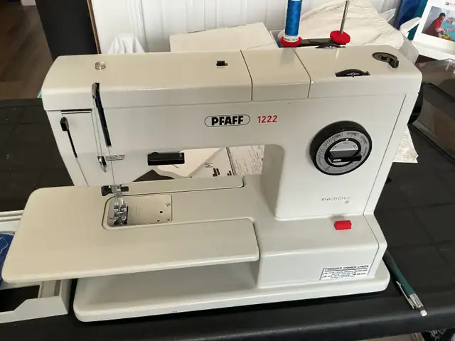 Pfaff 220 Sewing Machine526670133639915525
