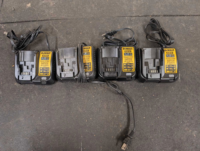 4 x DeWalt DCB107 12v/20v MAX Lithium Ion Battery Charger  in Power Tools in Brantford