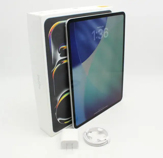 NEW Cellular [M5] iPad Pro 13” 8th Gen 256GB + Warranty! in iPads & Tablets in Ottawa - Image 2