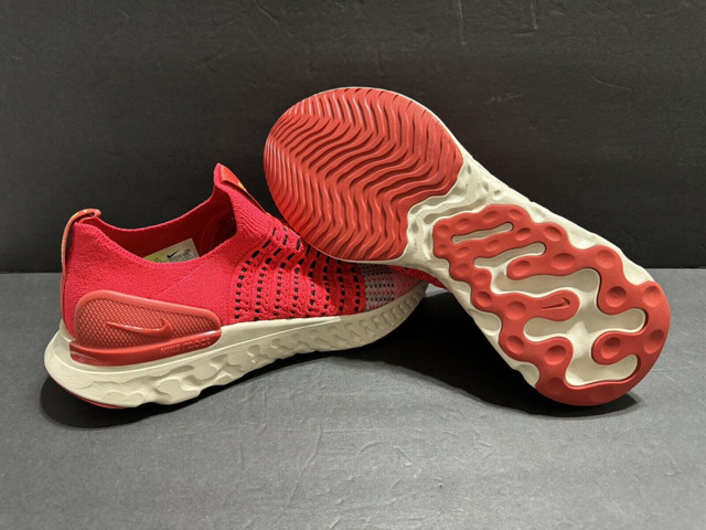 Nike React Phantom Run Flyknit 2 Size 9.5 - New dans Chaussures pour hommes  à Ville de Montréal - Image 3