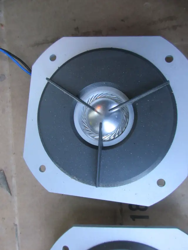 Vintage JVC  speakers  SK 1000 II  Tweeter  speakers x 2 in Speakers in City of Toronto - Image 7