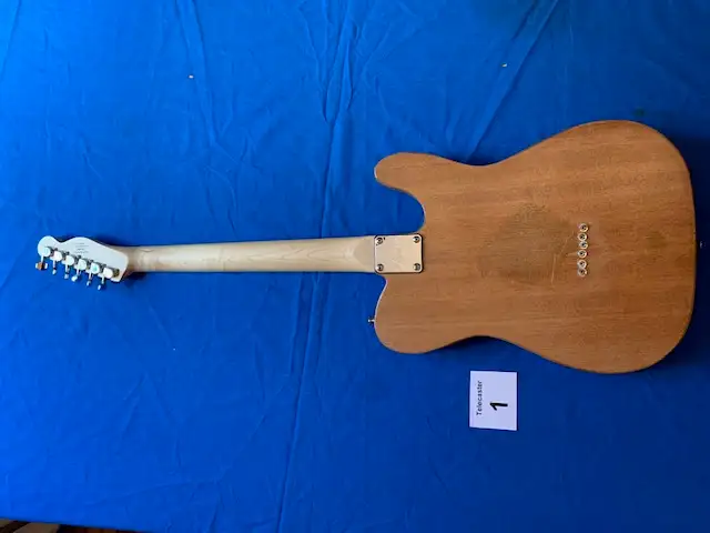 1   Fender Squier Telecaster Road Worn Lefty in Guitars in Ottawa - Image 9