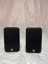 Speakers, boston 40 watt shelf size