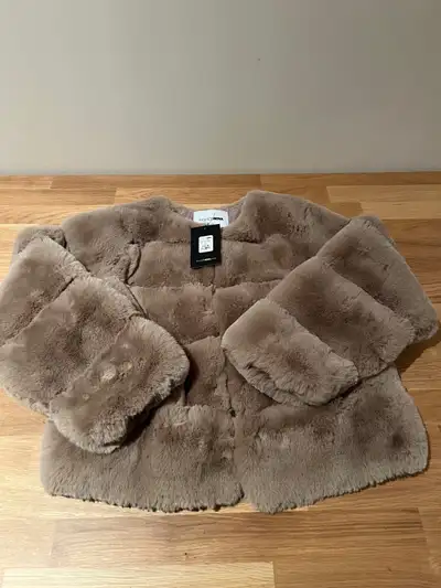 Brand new, never worn 3/4 jacket for women Fluffy fake fur in dark beige, light brown size medium. N...
