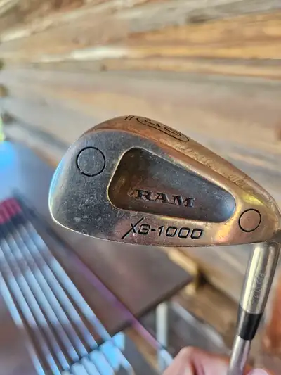 Golf Pride grips, good condition, driver included.