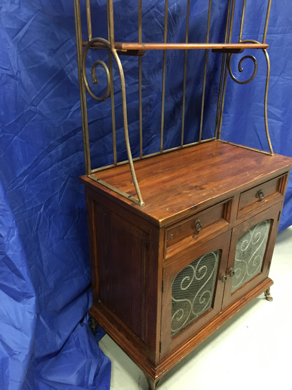 Bakers rack in Hutches & Display Cabinets in North Bay - Image 3