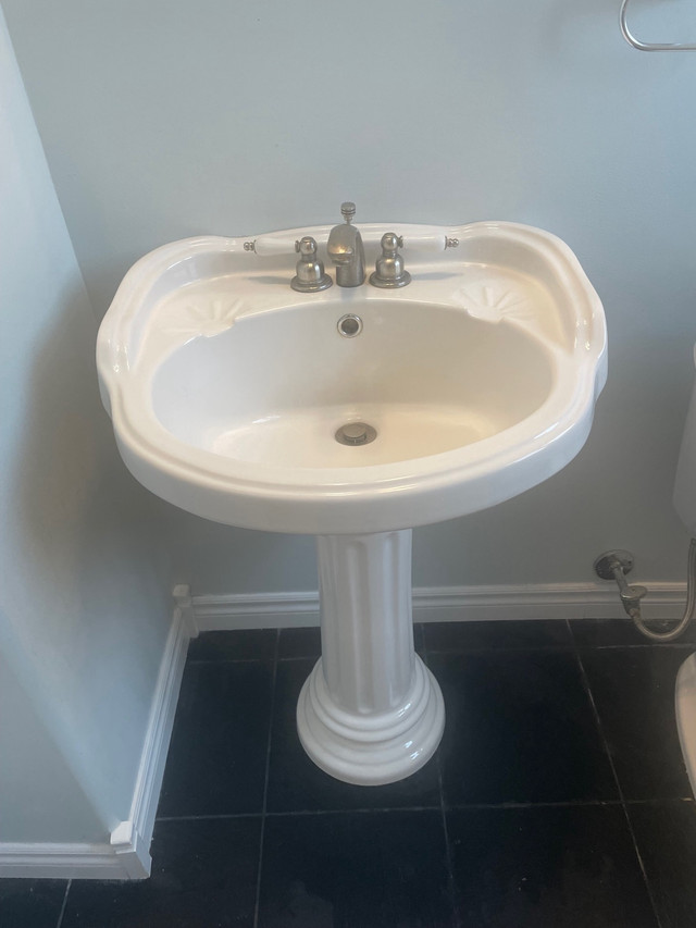 Pedestal sink with faucet  in Plumbing, Sinks, Toilets & Showers in Corner Brook - Image 2