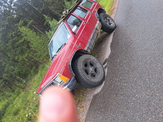 1989 jeep cherokee in Cars & Trucks in Prince George