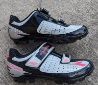 Diadora Bike Shoes - Sizes: Euro 41 Men 8 Women 9 SPD