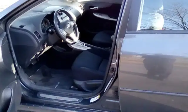 2009 Toyota Corolla XRS Automatic $4000 in Cars & Trucks in St. Catharines - Image 7