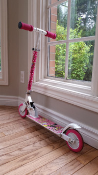 Girls Scooter - Barbie theme