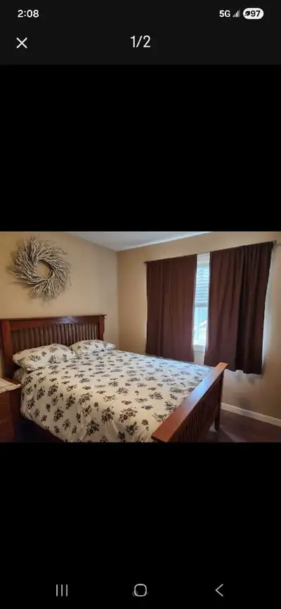 Room for rent in shared townhouse. Wifi included. Air conditioning. Furnished. Students preferred. N...