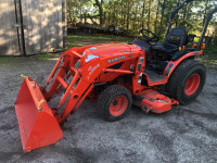 Kubota B2320 with loader and mid mount mower