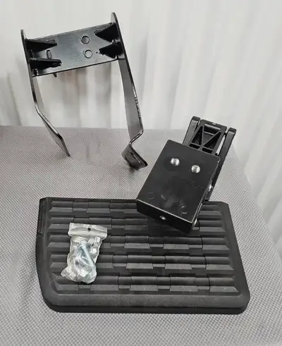 Ford F-150 F150 Rear Bumper Retractable Step 2015 to 2020 *Located in Niagara* This is a very nice s...