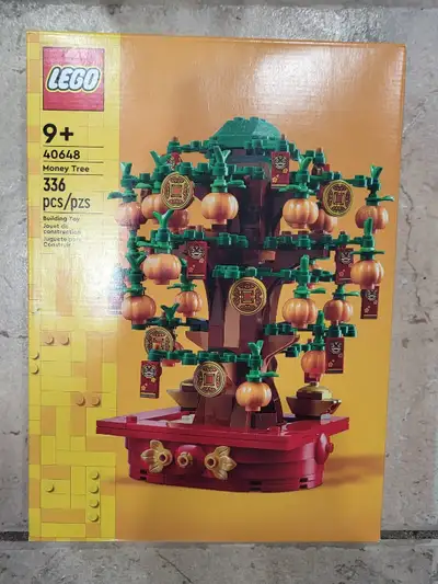 I have for sale a brand new Lego 40648 Money Tree 336 PCS!!! If you have any questions or would like...