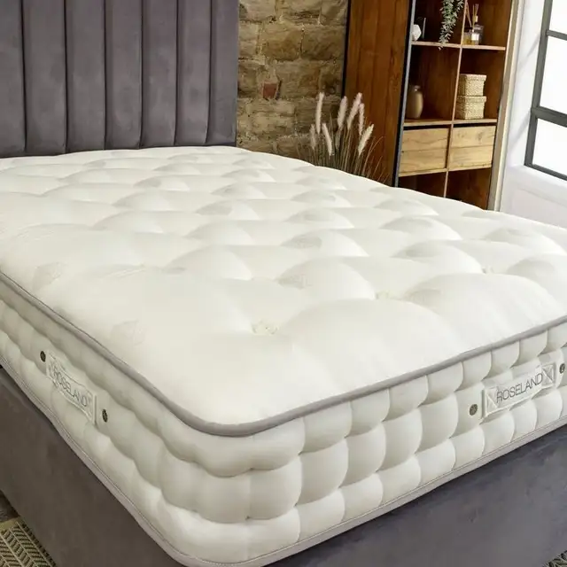 Cadre de lit à vendre (simple, double, queen, king) in Beds & Mattresses in City of Montréal - Image 2