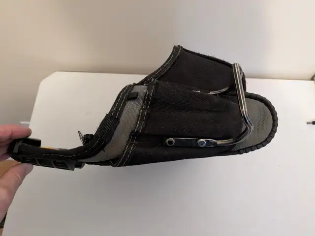 Clip on work pouch for tool belt in Tool Storage & Benches in Oakville / Halton Region - Image 7