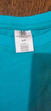 Unisex Tshirt.  Turquoise Colour