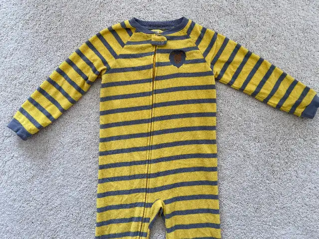 5T Lion Onesie/ Sleeper (Used New Condition) in Clothing - 5T in Winnipeg - Image 5