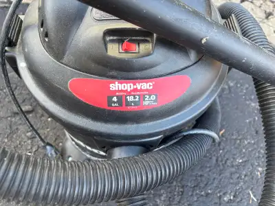 Aspirateur shop vac 4gallon et 2hp 40$, View more