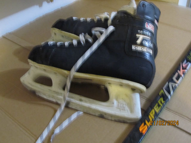 CCM  Tacks - Men's skates for Sale in Skates & Blades in Portage la Prairie - Image 2